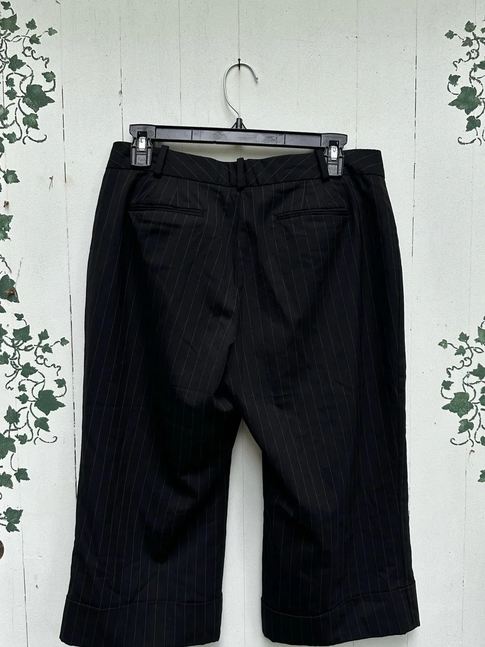 Y2K Office Siren Knee Length Black Pinstripe Woman’s Dress Pant Capri Wool Blend